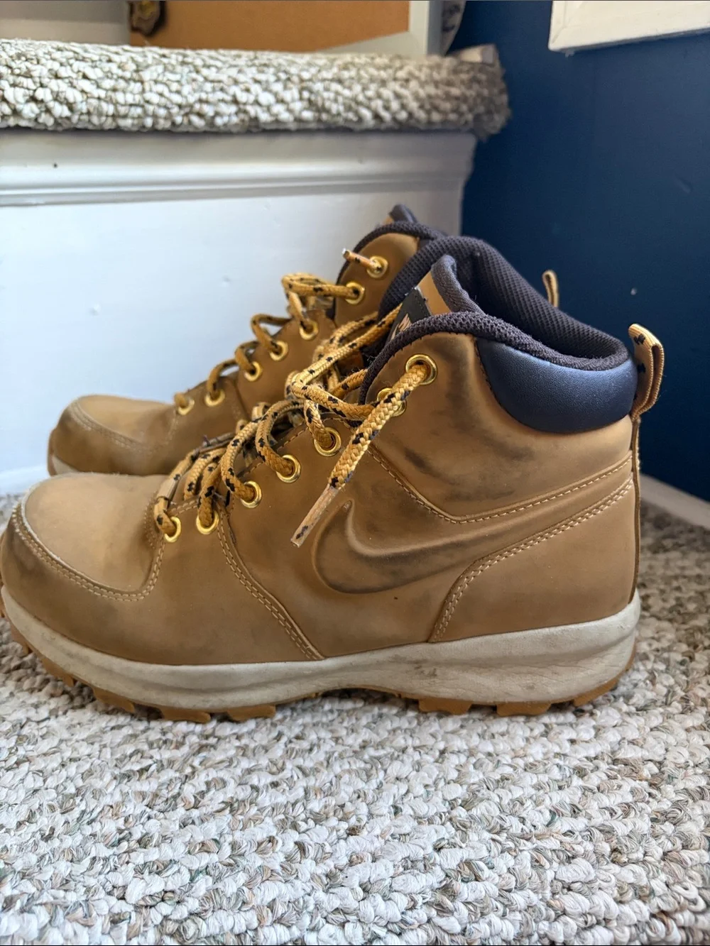 Nike Men’s Tan/Brown Work-Style Hiking Boots